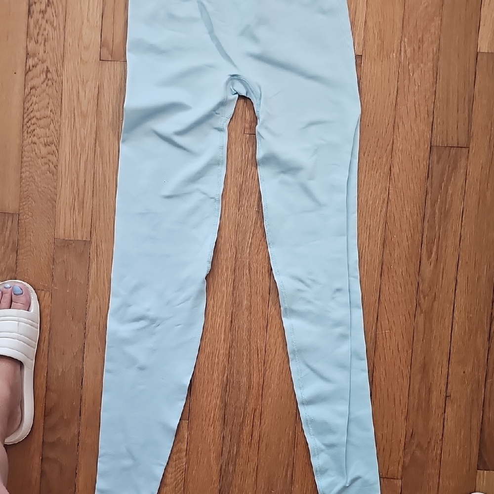 PINK Set-Leggings & Crop Racerback Athletic Top - Picture 4 of 11